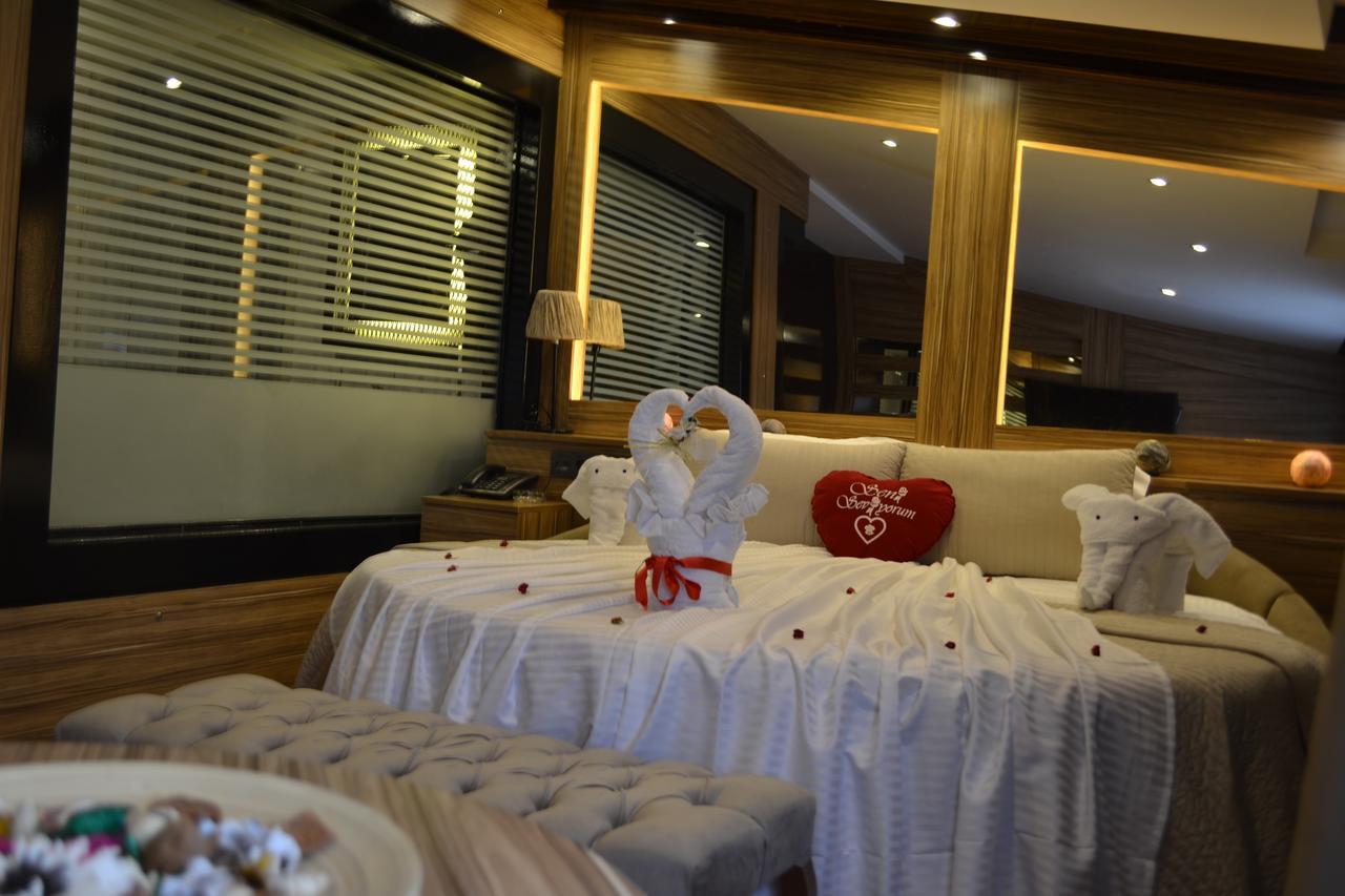 Gumus Palace Suites อิสตันบูล ภายนอก รูปภาพ